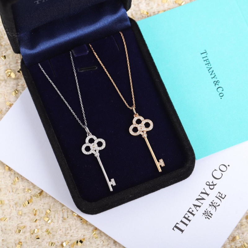 T*f*ny necklaces